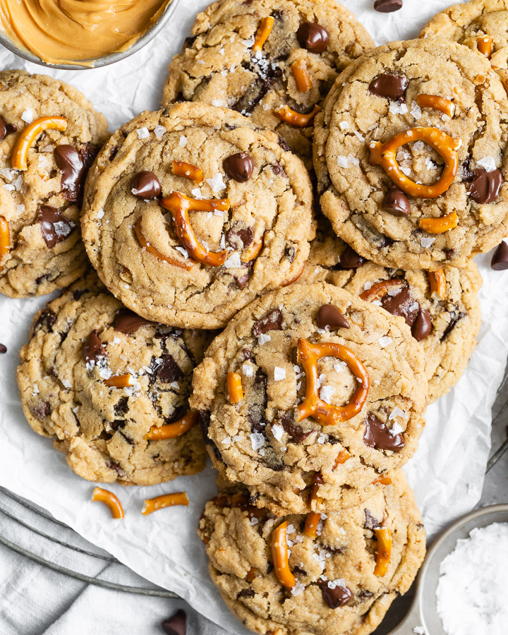 https://www.brownedbutterblondie.com/wp-content/uploads/2020/08/Peanut-Butter-Pretzel-Cookies-BP-5-1.jpg